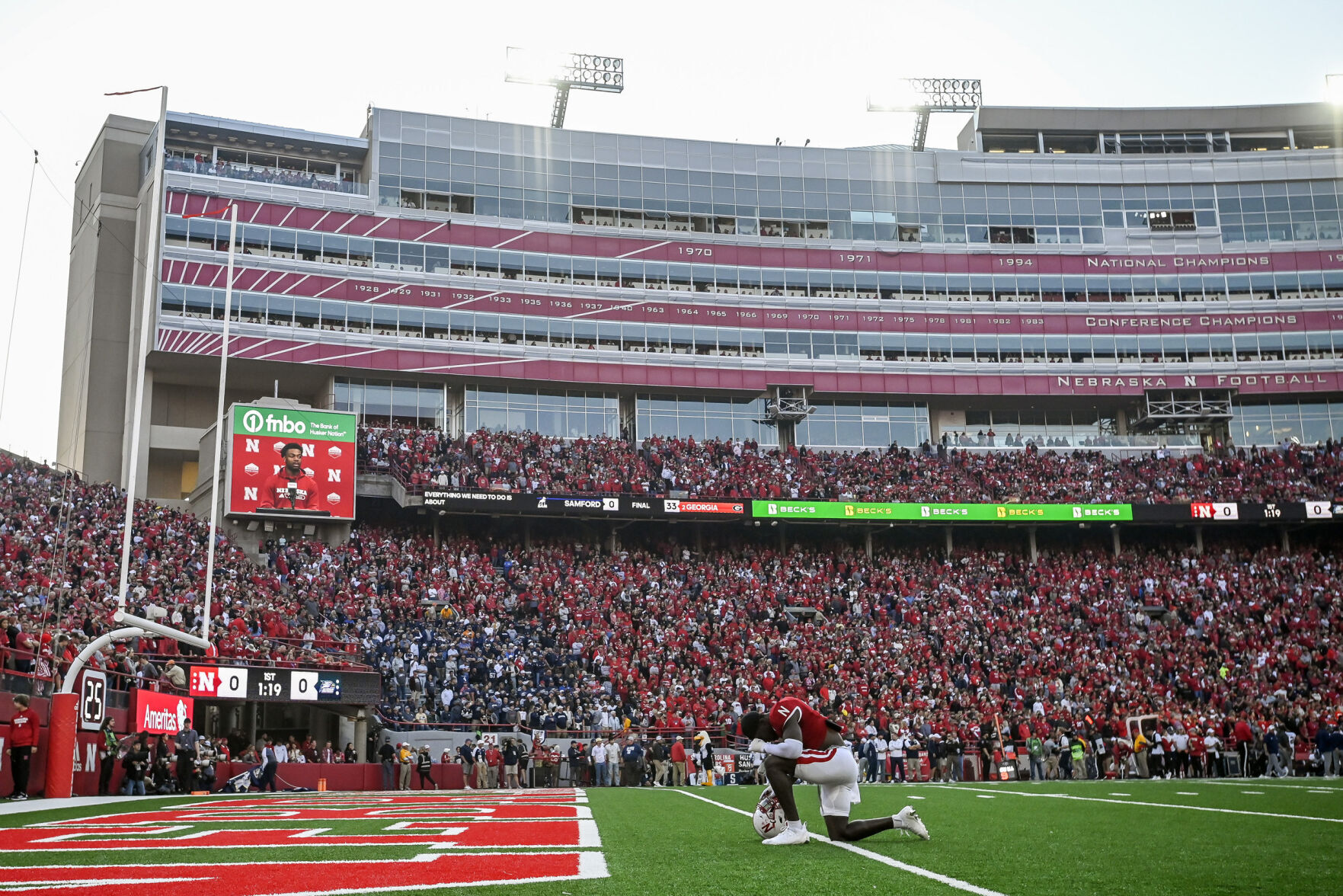 091122-HuskerFball14.jpg